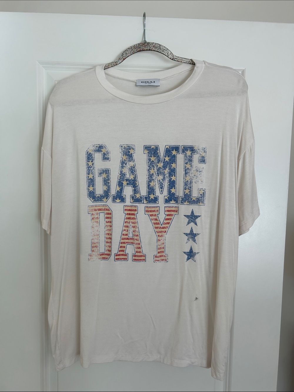 Gilli Cream Short-Sleeve 'GAME DAY' Graphic Tee with Red & Blue Accents